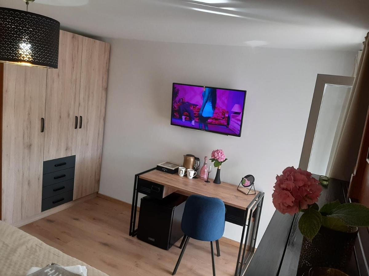 Petra Rooms And Apartments Palit Екстер'єр фото