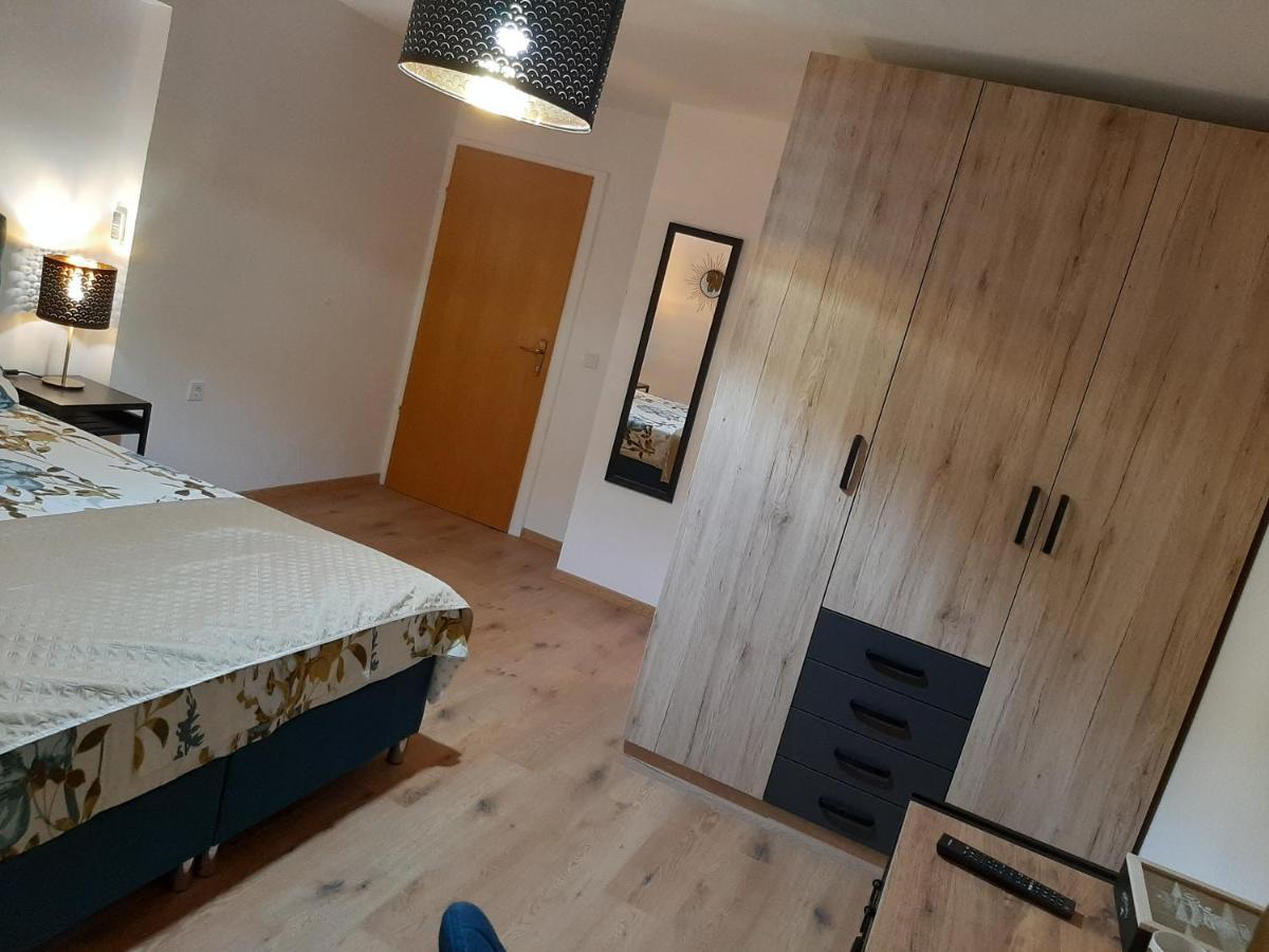 Petra Rooms And Apartments Palit Екстер'єр фото