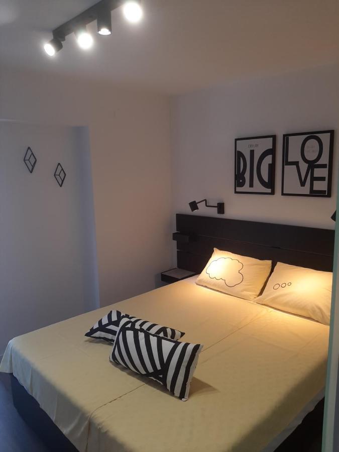 Petra Rooms And Apartments Palit Екстер'єр фото