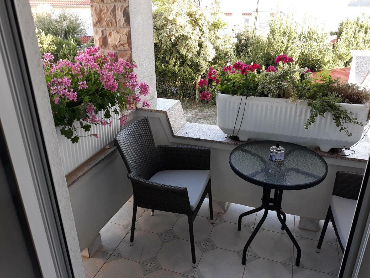 Petra Rooms And Apartments Palit Екстер'єр фото